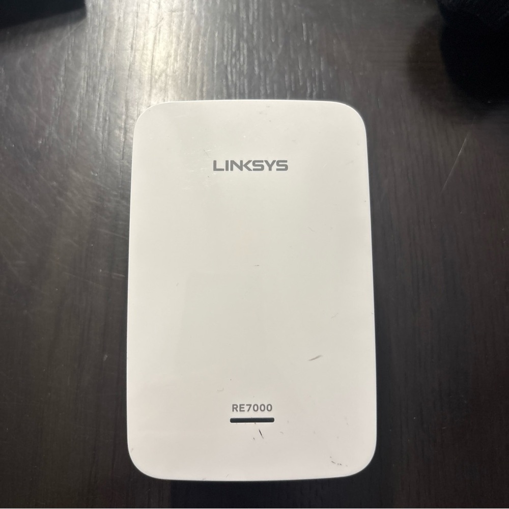 Linksys MAX-STREAM WiFi Range Extender RE7000 AC1900 2,500 Sq. ft Coverage